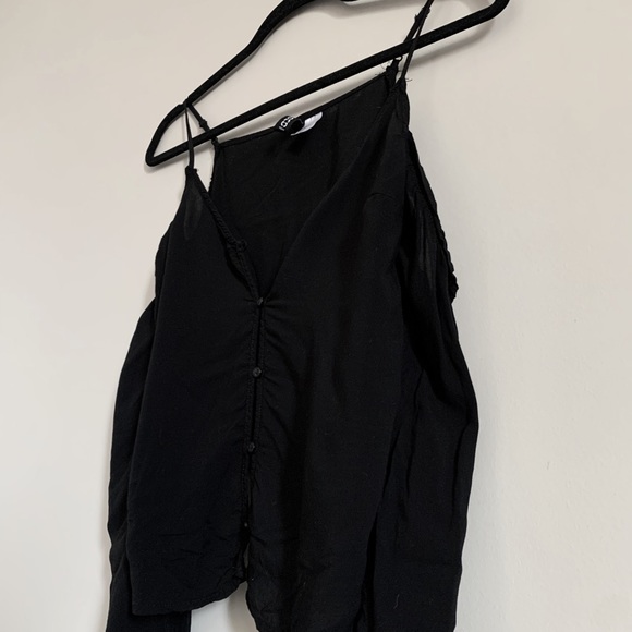 H&M Off the shoulder Top - Picture 2 of 4
